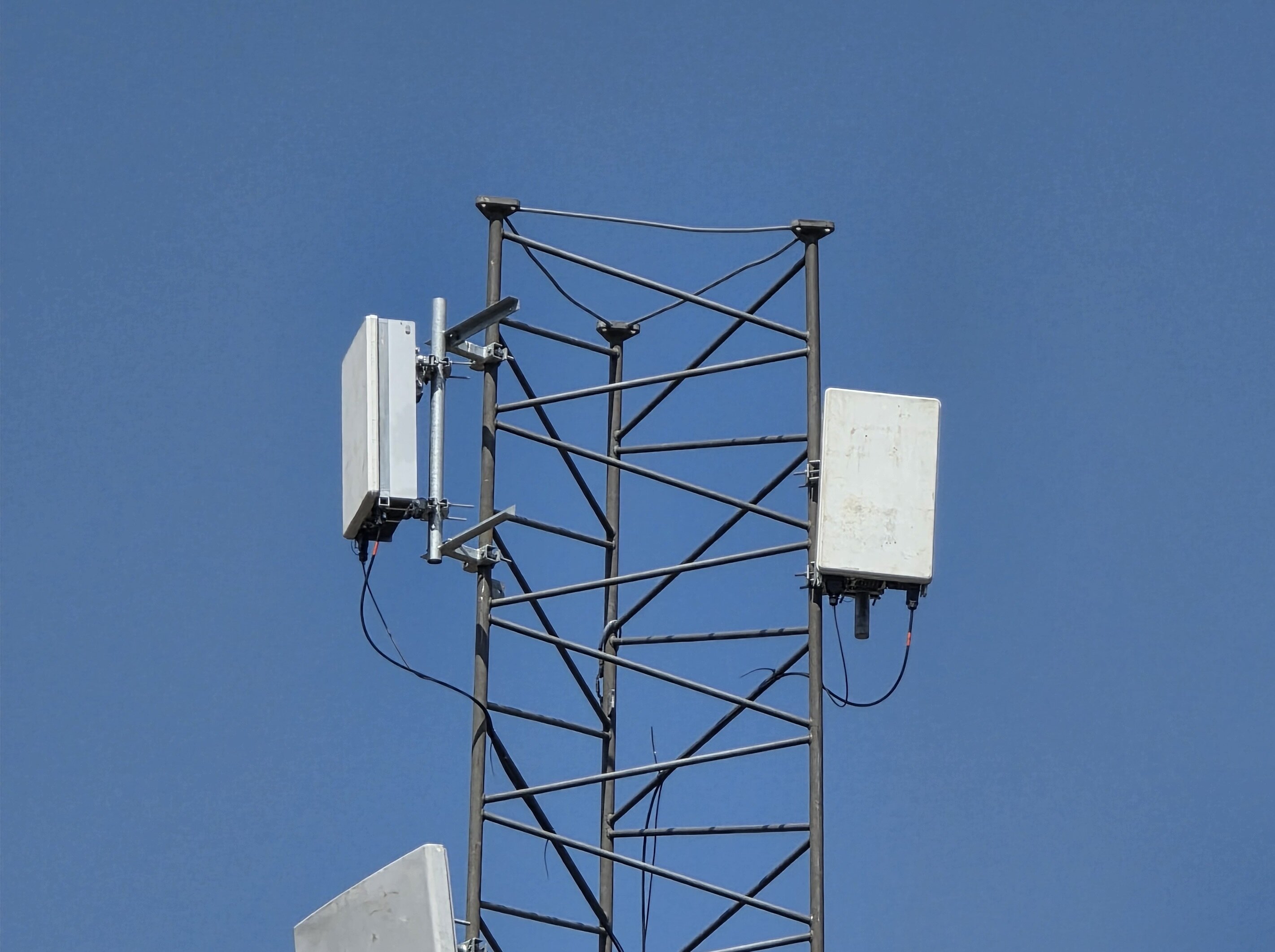Huawei AAU5646 antennes van KPN, voor 3500 MHz